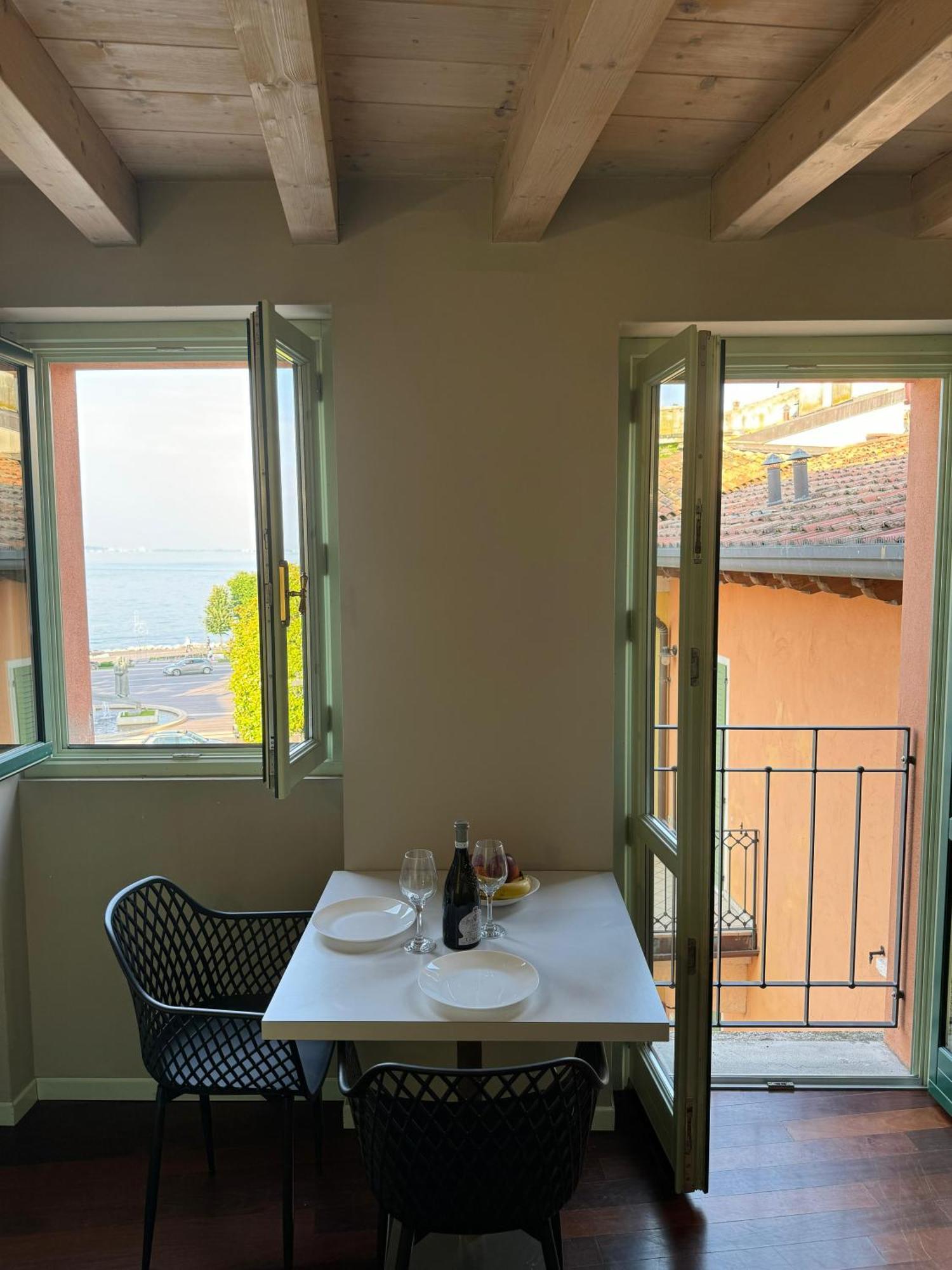 Splendid Apartment Desenzano del Garda Eksteriør billede