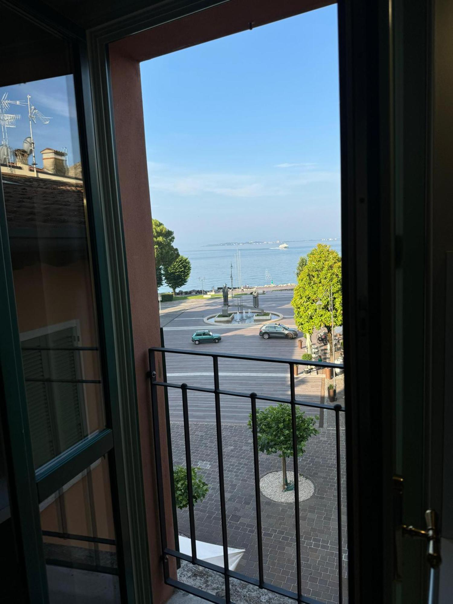 Splendid Apartment Desenzano del Garda Eksteriør billede